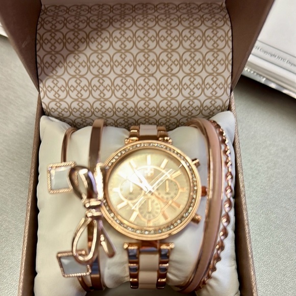 Daisy Fuentes Rose Gold Watch and Bangle Bracelet Set - Picture 2 of 6